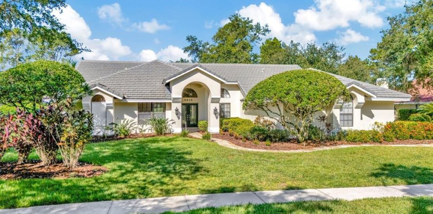 House in Tampa, Florida 4 bedrooms, 313.45 sq.m. № 1847111
