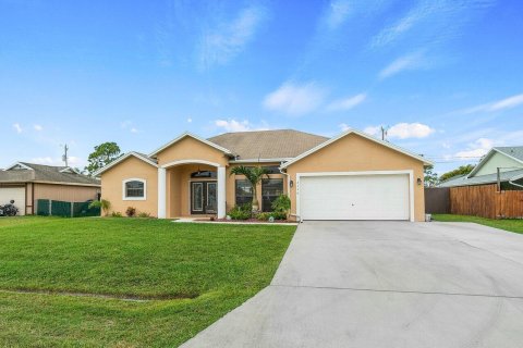 Villa ou maison à Port St. Lucie, Floride 4 chambres, 197.32 m2 № 2180761