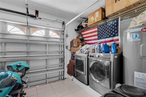 Villa ou maison à vendre à Dania Beach, Floride: 4 chambres, 128.95 m2 № 2048137 - photo 22