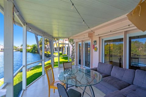 Villa ou maison à vendre à Dania Beach, Floride: 4 chambres, 128.95 m2 № 2048137 - photo 24