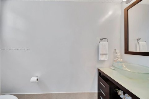 House in Pembroke Pines, Florida 3 bedrooms, 191.01 sq.m. № 1823828 - photo 27