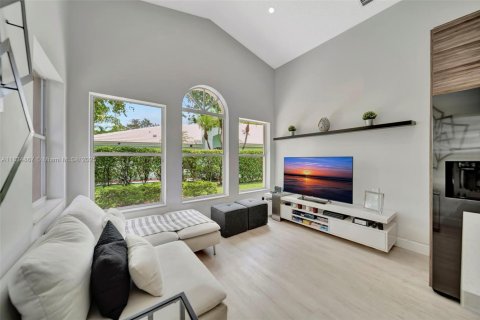 House in Pembroke Pines, Florida 3 bedrooms, 191.01 sq.m. № 1823828 - photo 19