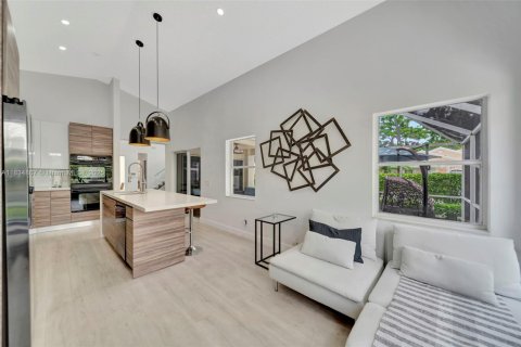 House in Pembroke Pines, Florida 3 bedrooms, 191.01 sq.m. № 1823828 - photo 18