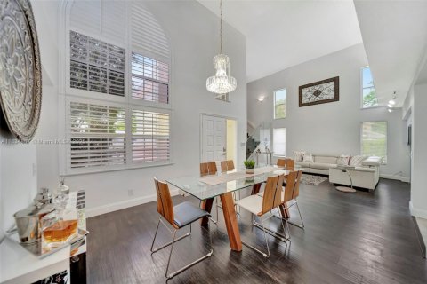 House in Pembroke Pines, Florida 3 bedrooms, 191.01 sq.m. № 1823828 - photo 24