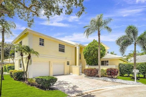 House in Pembroke Pines, Florida 3 bedrooms, 191.01 sq.m. № 1823828 - photo 9