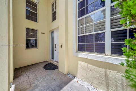 House in Pembroke Pines, Florida 3 bedrooms, 191.01 sq.m. № 1823828 - photo 11