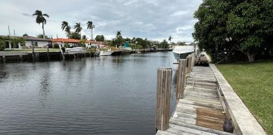 Villa ou maison à Pompano Beach, Floride 2 chambres, 164.44 m2 № 950328