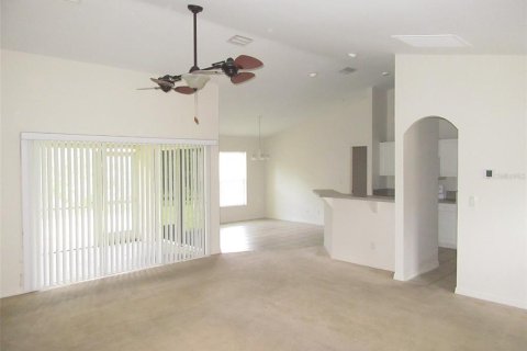 Villa ou maison à louer à North Port, Floride: 3 chambres, 140.28 m2 № 2383944 - photo 3