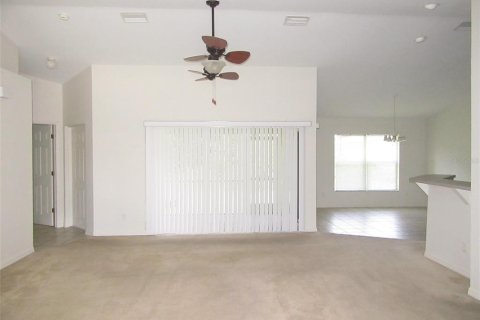 Villa ou maison à louer à North Port, Floride: 3 chambres, 140.28 m2 № 2383944 - photo 2