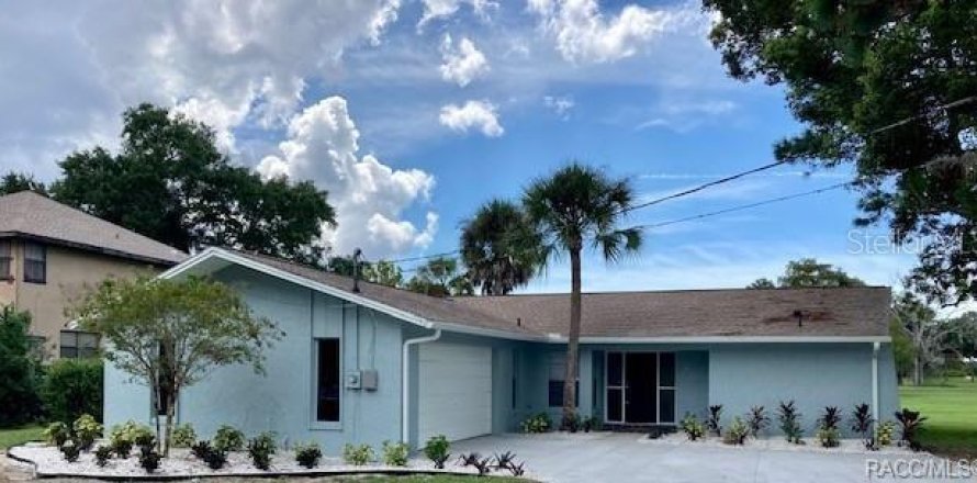 Villa ou maison à Crystal River, Floride 3 chambres, 136.19 m2 № 1439138