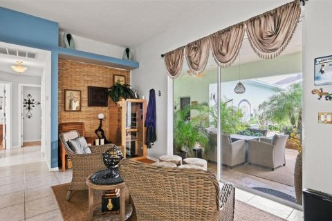 Casa en venta en Spring Hill, Florida, 3 dormitorios, 196.95 m2 № 2383812 - foto 9
