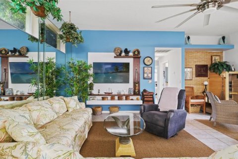 Casa en venta en Spring Hill, Florida, 3 dormitorios, 196.95 m2 № 2383812 - foto 10