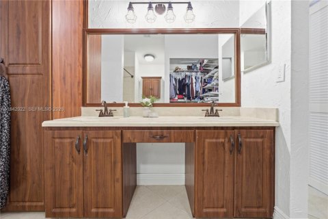 Купить виллу или дом в Санрайз, Флорида 3 спальни, 135.64м2, № 2002350 - фото 24