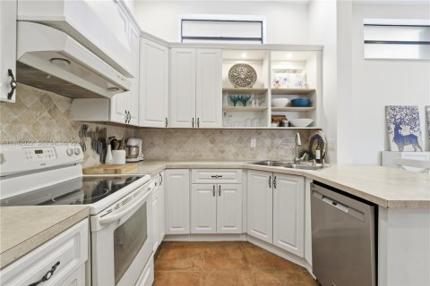 Купить виллу или дом в Санрайз, Флорида 3 спальни, 135.64м2, № 2002350 - фото 12