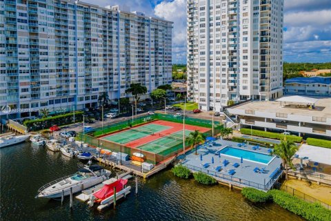 Condominio en venta en Aventura, Florida, 1 dormitorio, 82.4 m2 № 1966670 - foto 10