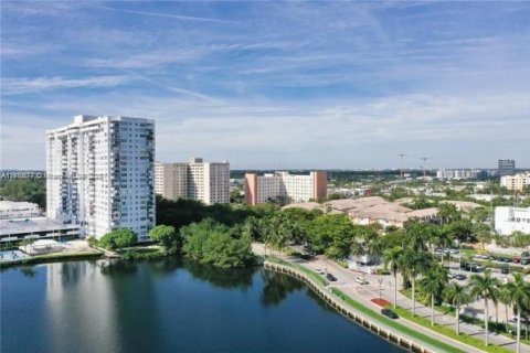 Condominio en venta en Aventura, Florida, 1 dormitorio, 82.4 m2 № 1966670 - foto 6