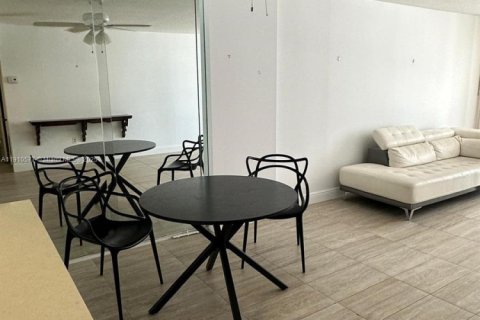 Condominio en venta en Aventura, Florida, 1 dormitorio, 82.4 m2 № 1966670 - foto 17