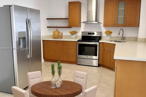 Condominio en venta en Aventura, Florida, 1 dormitorio, 82.4 m2 № 1966670 - foto 3