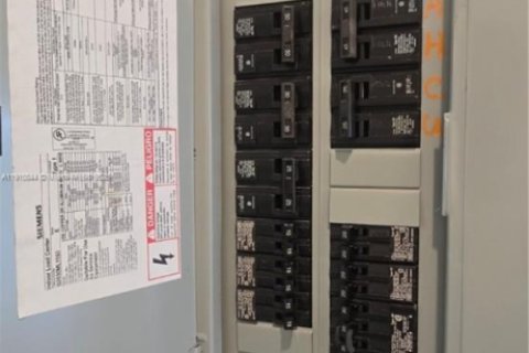 Condo in Tamarac, Florida, 2 bedrooms № 2060037 - photo 27