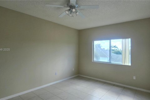 Condo in Tamarac, Florida, 2 bedrooms № 2060037 - photo 21