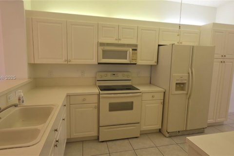Condo in Tamarac, Florida, 2 bedrooms № 2060037 - photo 7