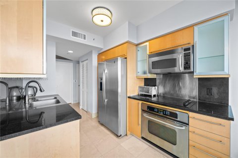 Condo in Miami Beach, Florida, 2 bedrooms  № 2077098 - photo 9