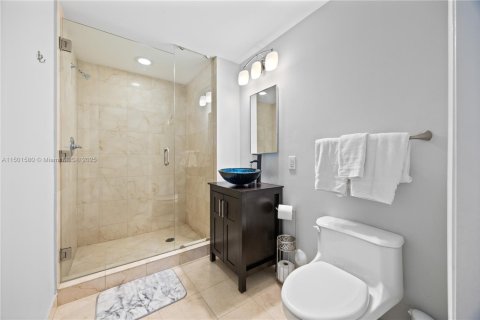 Condo in Miami Beach, Florida, 2 bedrooms  № 2077098 - photo 12