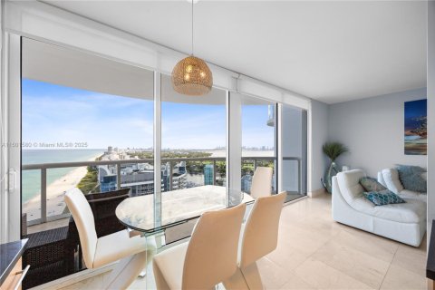 Condo in Miami Beach, Florida, 2 bedrooms  № 2077098 - photo 10