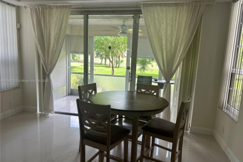 Condo in Pompano Beach, Florida, 3 bedrooms  № 1935912 - photo 17