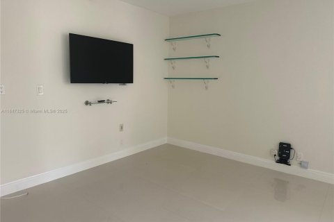 Condo in Pompano Beach, Florida, 3 bedrooms  № 1935912 - photo 22