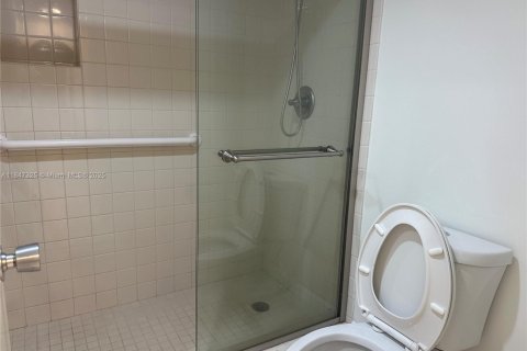 Condo in Pompano Beach, Florida, 3 bedrooms  № 1935912 - photo 26