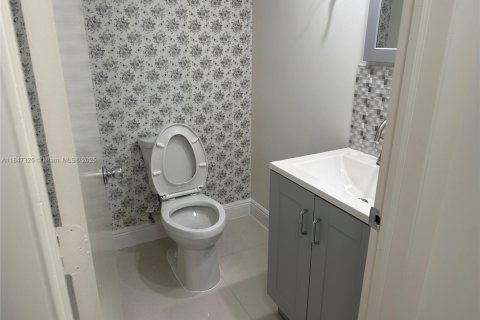 Condo in Pompano Beach, Florida, 3 bedrooms  № 1935912 - photo 19