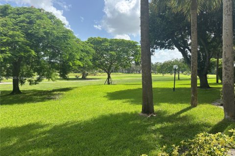 Condo in Pompano Beach, Florida, 3 bedrooms  № 1935912 - photo 30