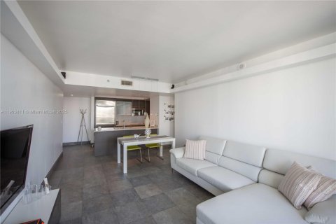Снять в аренду кондоминиум в Майами, Флорида 1 спальня, 70.05м2, № 1954621 - фото 17
