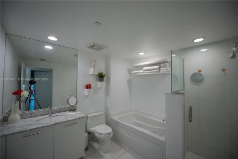 Снять в аренду кондоминиум в Майами, Флорида 1 спальня, 70.05м2, № 1954621 - фото 21