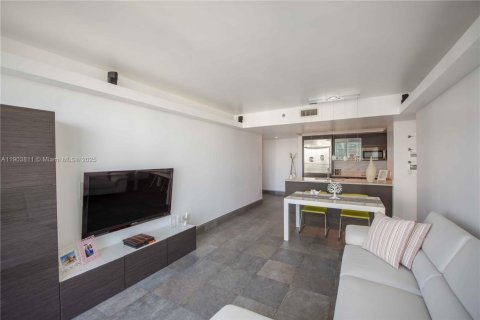 Снять в аренду кондоминиум в Майами, Флорида 1 спальня, 70.05м2, № 1954621 - фото 18