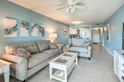 Condo in New Smyrna Beach, Florida, 2 bedrooms  № 1844767 - photo 3