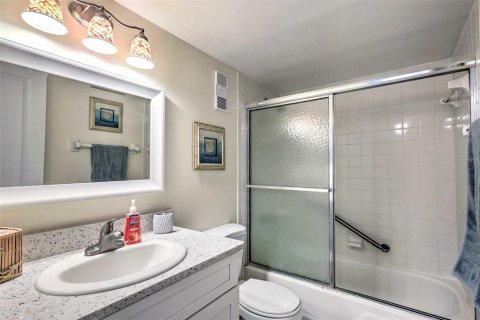 Condo in New Smyrna Beach, Florida, 2 bedrooms  № 1844767 - photo 17