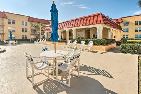 Condo in New Smyrna Beach, Florida, 2 bedrooms  № 1844767 - photo 25
