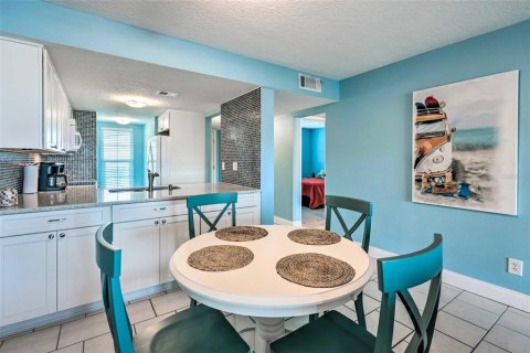 Condo in New Smyrna Beach, Florida, 2 bedrooms  № 1844767 - photo 13