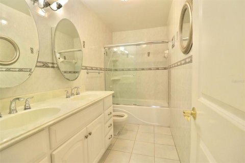 Copropriété à vendre à Tampa, Floride: 2 chambres, 93.83 m2 № 1916038 - photo 12