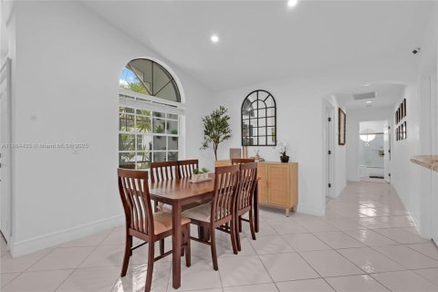 House in Boca Raton, Florida 3 bedrooms, 160.54 sq.m. № 1893302 - photo 13