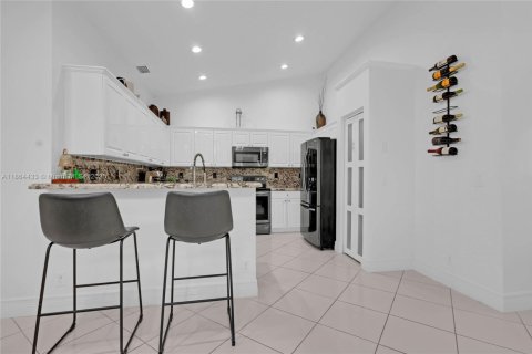 House in Boca Raton, Florida 3 bedrooms, 160.54 sq.m. № 1893302 - photo 16