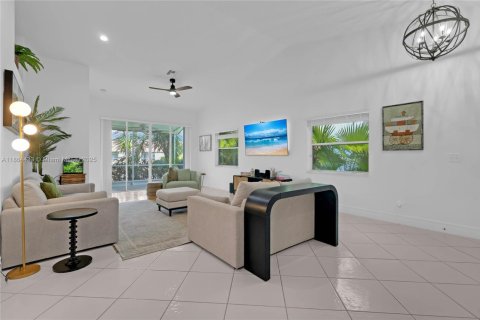 House in Boca Raton, Florida 3 bedrooms, 160.54 sq.m. № 1893302 - photo 7