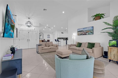 House in Boca Raton, Florida 3 bedrooms, 160.54 sq.m. № 1893302 - photo 9