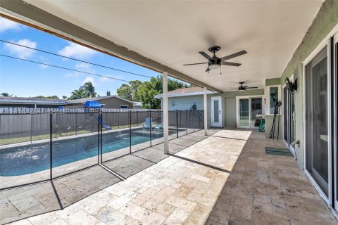 House in Sunrise, Florida 4 bedrooms, 165.55 sq.m. № 2019580 - photo 21