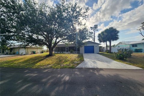 House in Englewood, Florida 2 bedrooms, 109.62 sq.m. № 1833067 - photo 4