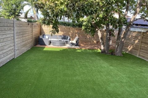 Adosado en venta en Miami, Florida, 3 dormitorios, 158.49 m2 № 1984976 - foto 6