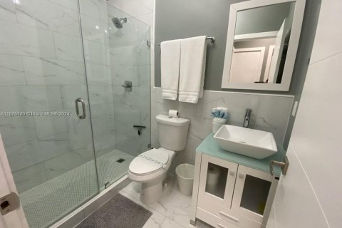 Adosado en venta en Miami, Florida, 3 dormitorios, 158.49 m2 № 1984976 - foto 11
