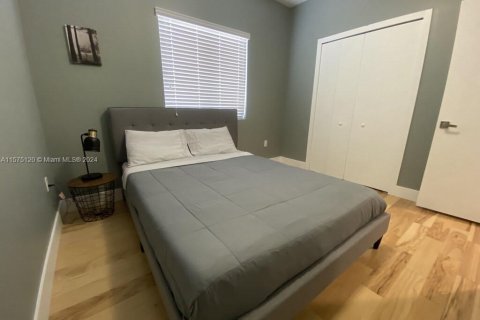 Adosado en venta en Miami, Florida, 3 dormitorios, 158.49 m2 № 1984976 - foto 17